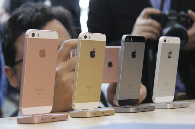 Apple отметила сокращение продаж iPhone и снижение выручки
