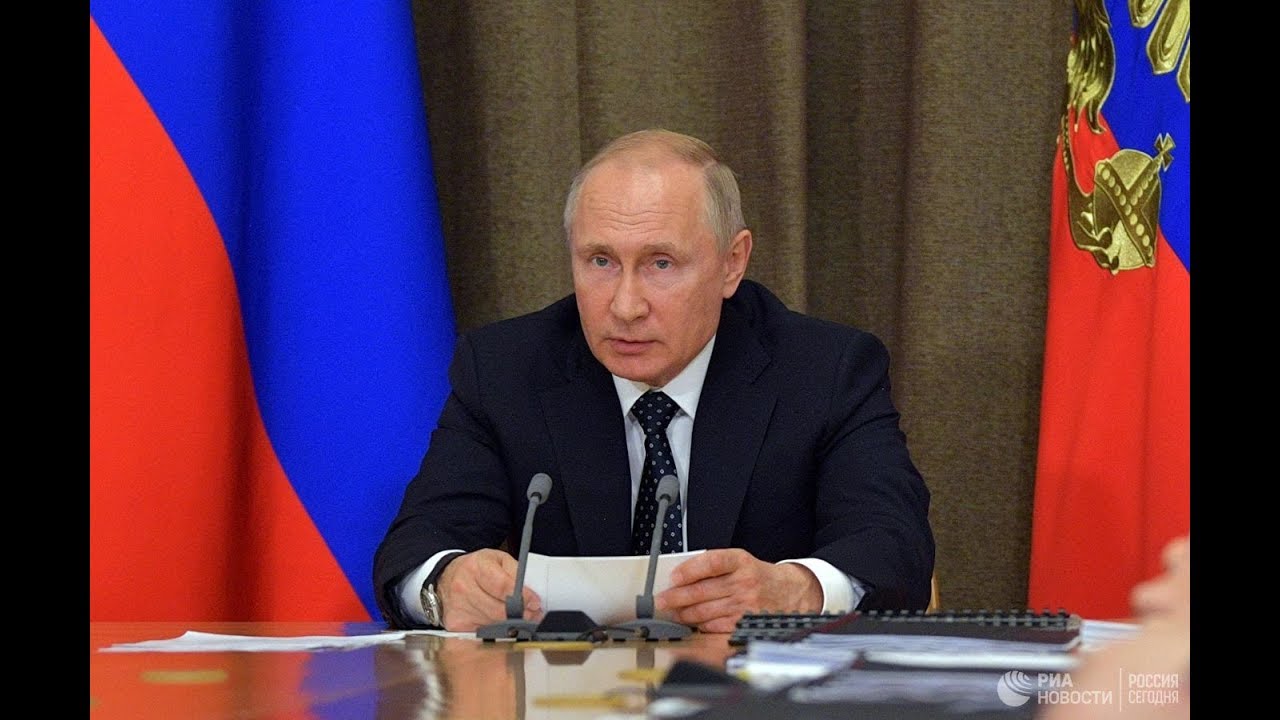 Владимир Путин на медиафоруме ОНФ в Сочи