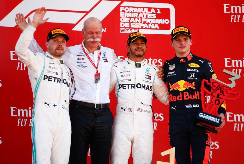 Хэмилтон одержал победу Гран-при Испании и вышел в лидеры общего зачета Формулы-1
