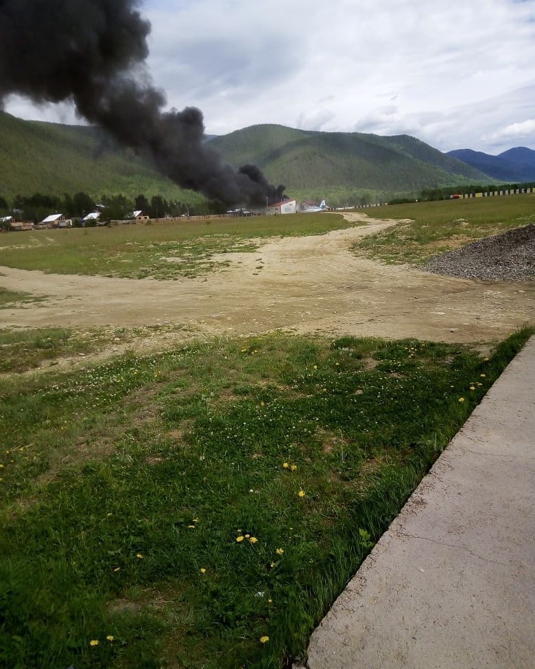Ан-24 совершил жесткую посадку в Бурятии и зажегся, два человека погибли