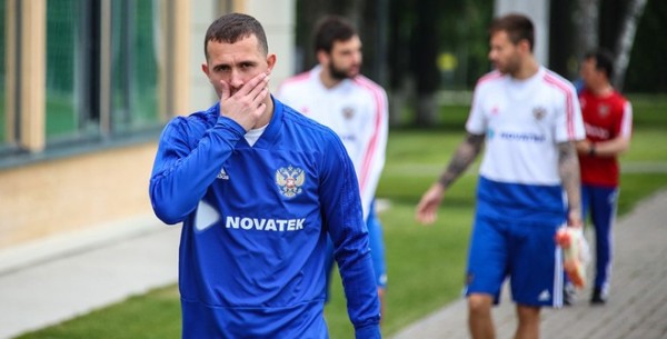 Вратарь сборной Российской Федерации в нетрезвом виде устроил скандал в аэропорту