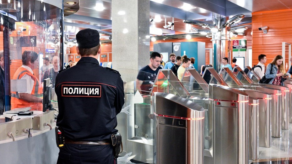 В Петербурге задержали мужчину, который в метро ударил ножом глухонемого