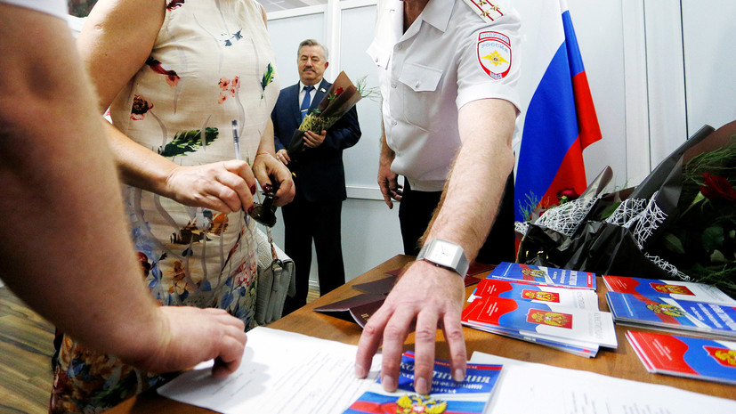 Зеленский ответил на скандальный указ В. Путина о предоставлении гражданства РФ жителям ОРДЛО