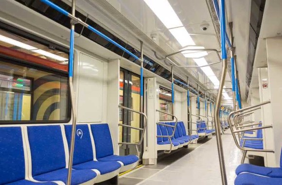 Женщина сняла трусы в метро, чтобы ей уступили место