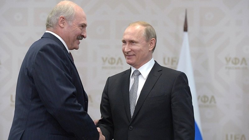 Путин и Лукашенко прилетели в Петербург