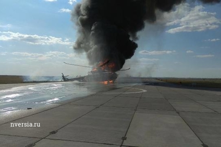 Военный вертолет Ми-8 опрокинулся при взлете под Саратовом
