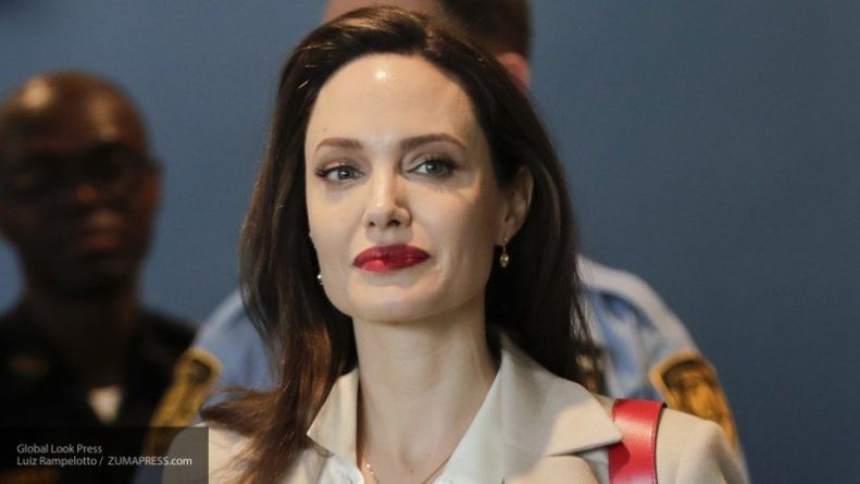 Первые фото со съемок фильма «Вечные» с Анджелиной Джоли