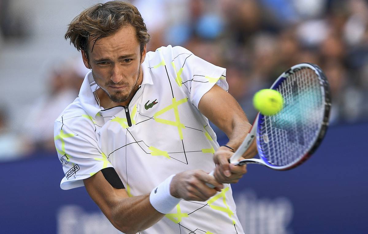 Российский теннисист Медведев вызвал гнев публики и выиграл в ½ US Open