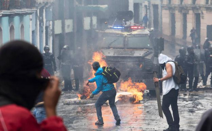 Руководство Эквадора во главе с президентом Морено покинуло столицу из-за протестов