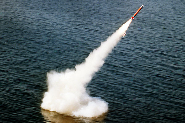 Запуск баллистической ракеты «Булава» с атомной подлодки «Князь Владимир»