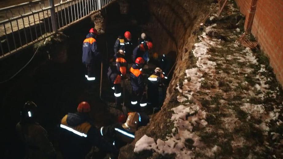 Рабочие погибли во время обвала грунта в Екатеринбурге