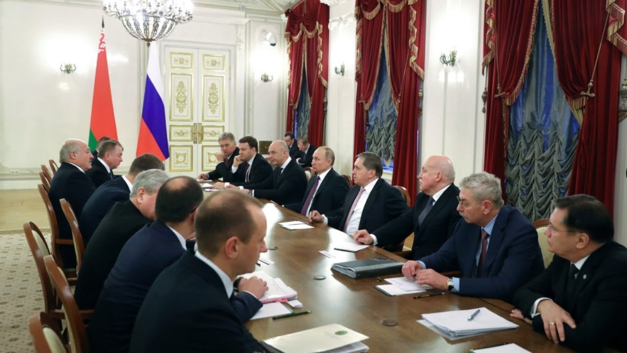 Владимир Путин принимает участие в заседании ВЕЭС