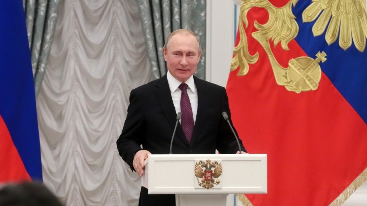 Путин вручает премии ученым